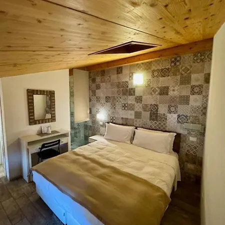 Inn Antica Osteria Del Mirasole