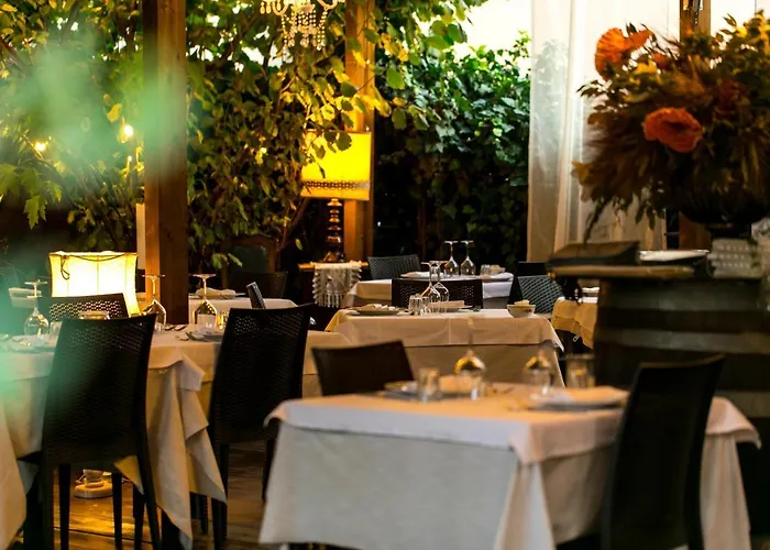 Antica Osteria Del Mirasole Inn