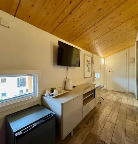 Inn Antica Osteria Del Mirasole *